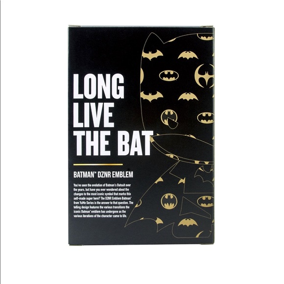 7” DZNR BATMAN ENBLEM COLLECTOR’s CHIBI PLUSH - Picture 8 of 8